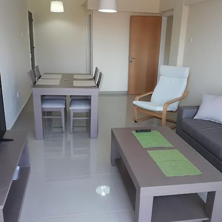 32 Hill Court Apartamento Larnaca Exterior foto