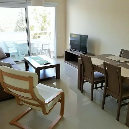32 Hill Court Apartamento Larnaca Exterior foto