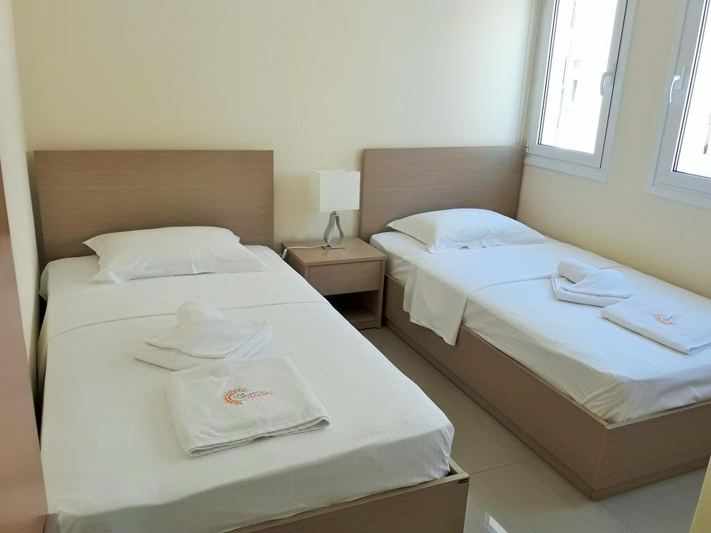 32 Hill Court Apartamento Larnaca Exterior foto