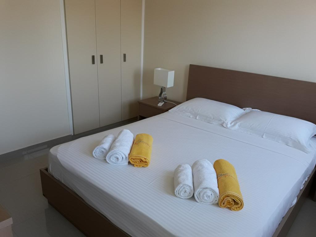 32 Hill Court Apartamento Larnaca Exterior foto