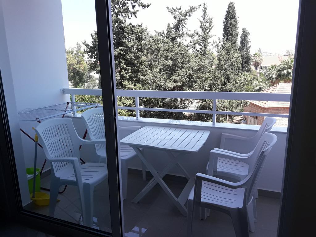 32 Hill Court Apartamento Larnaca Exterior foto